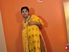 Fat Indian ladies unwraps upstairs web cam